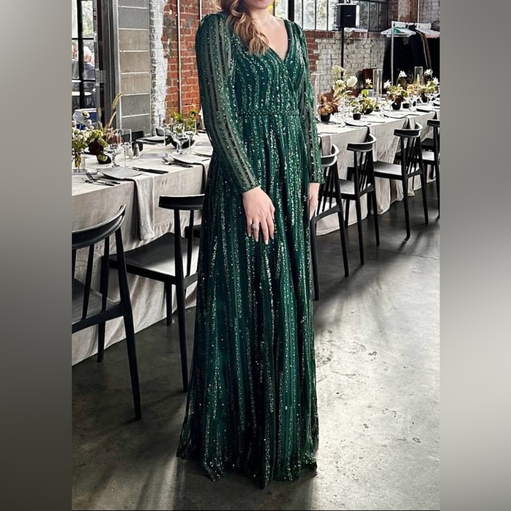 Elegant Green Sequin Evening Gown